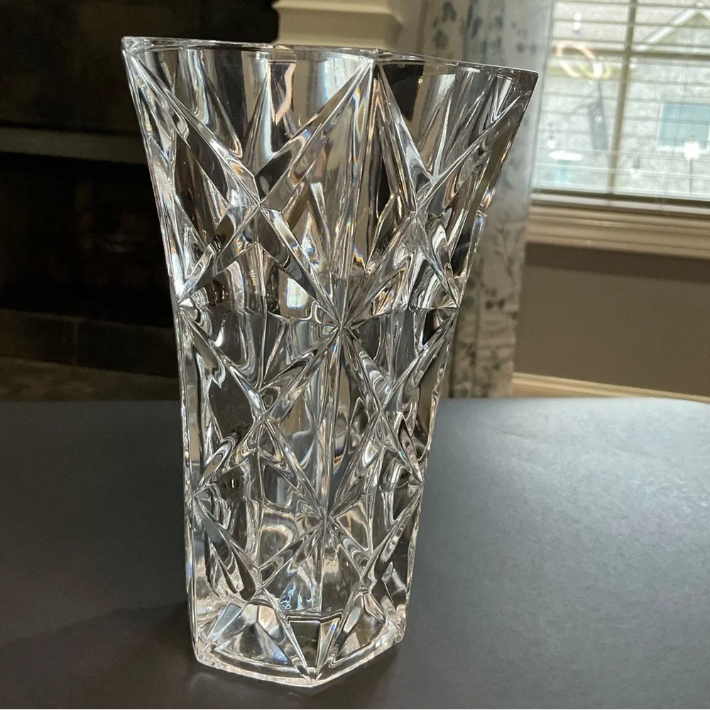 Lead Crystal Vase 7” Tall
